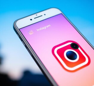 Regarder les stories Instagram anonymement : méthodes, limites et précautions